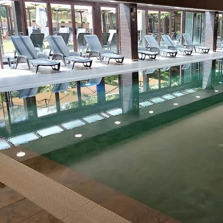 Lorena's Bansko,near Gondola Daire *